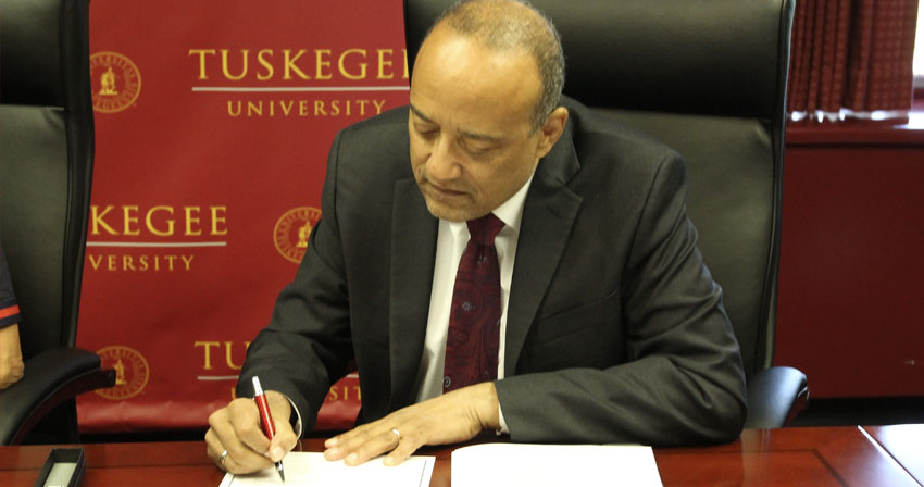 Dean Owen Signs Agreement Dean Owen Signs Agreement