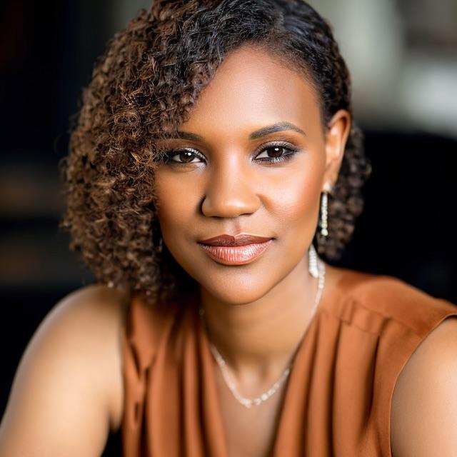 Headshot of Ana Valenzuela.